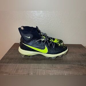 Nike Alpha Huarache NXT MCS “2024 All-Star”
- Size 8.5 Men.